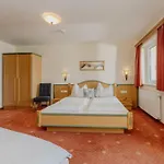Apparthaus Taxegger 게스트하우스 4*
