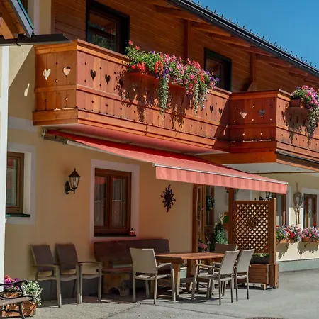 Πανσιόν Apparthaus Taxegger 3*