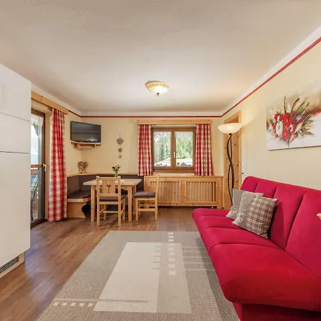 Apparthaus Taxegger 4*