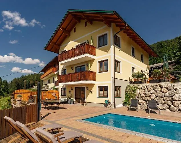 Apparthaus Taxegger 4*