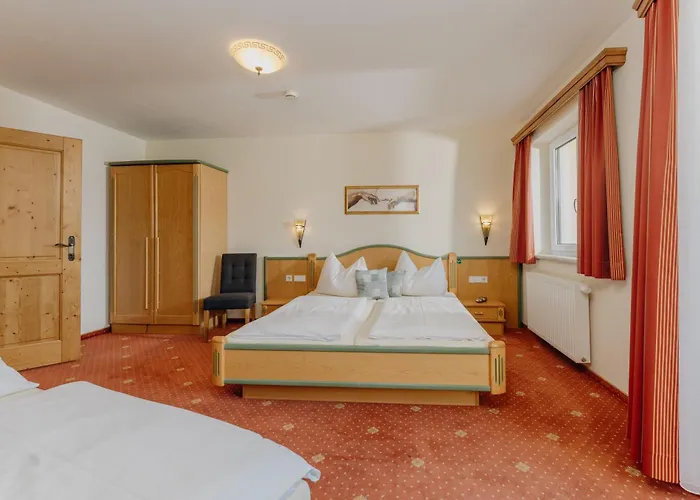 Apparthaus Taxegger Guest house 4*