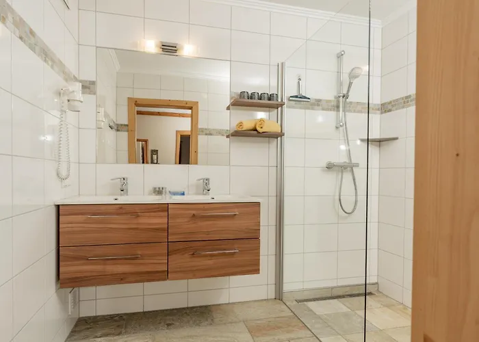 Apparthaus Taxegger Pensión Haus im Ennstal