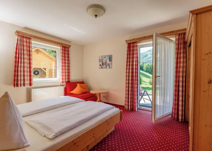 Apparthaus Taxegger Guest house 4*
